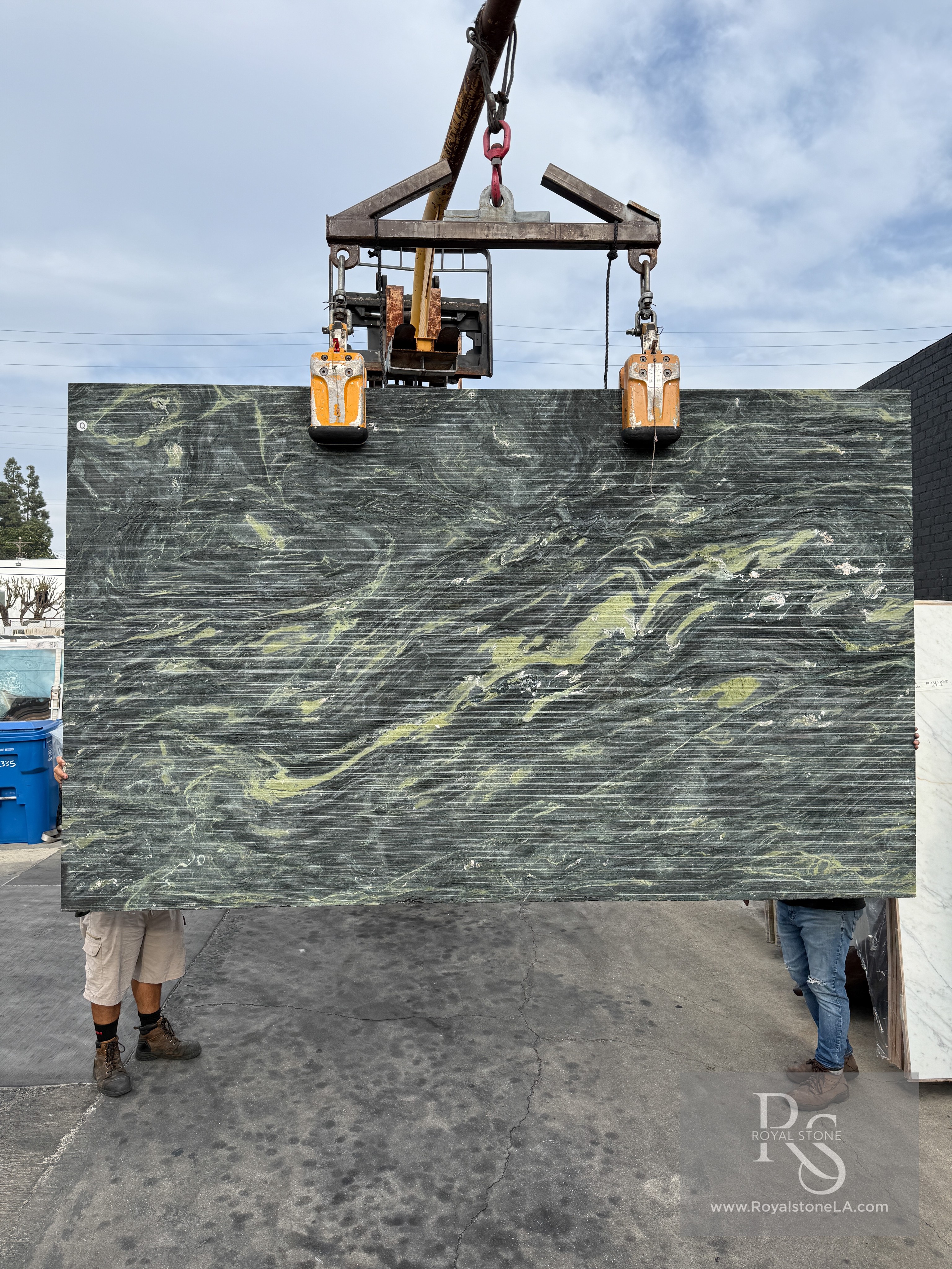 Antolini Calacatta Viola Classic DS431 honed marble slab with white ground and dramatic dark grey-green veining